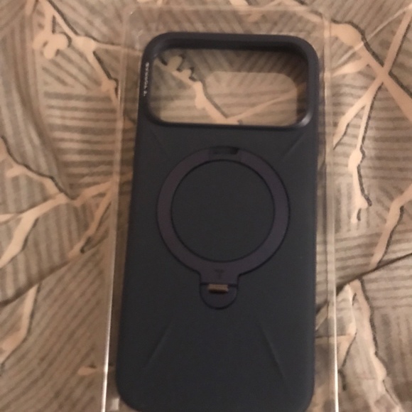 Torras Q3 IPhone 17 Pro Max MagSafe Case - Picture 3 of 6